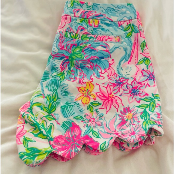 EUC Lily Pulitzer Shorts Size 00 - Picture 2 of 5